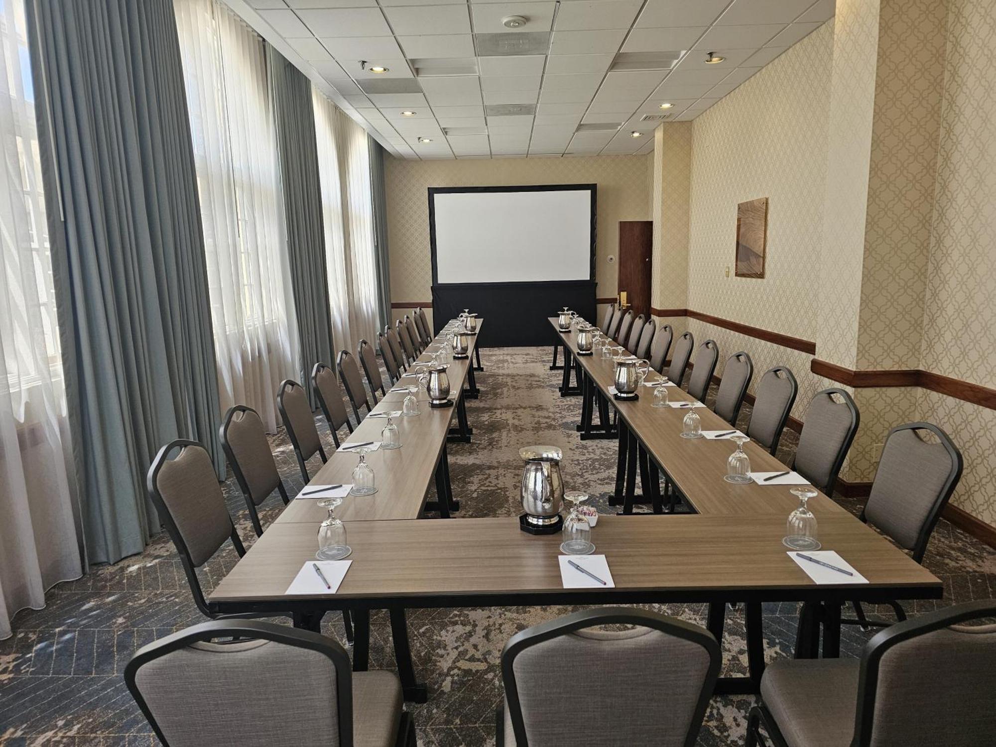 Crowne Plaza Phoenix - Chandler Golf Resort By Ihg Exterior foto